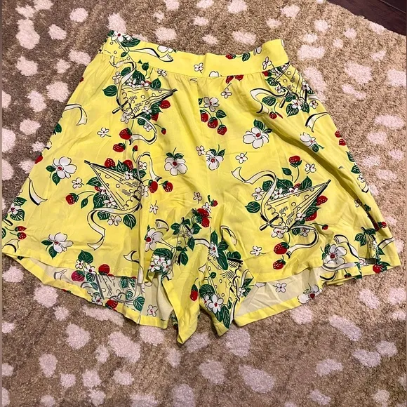Trashy Diva Berry Chantilly Shorts Size 12
