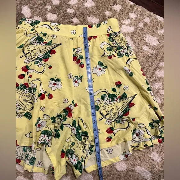 Trashy Diva Berry Chantilly Shorts Size 12