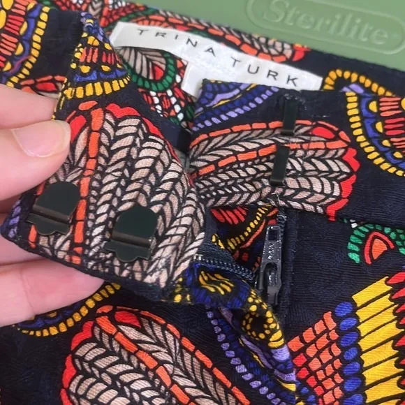 Trina Turk Fantasy Island Corbin Butterfly Shorts Size 2