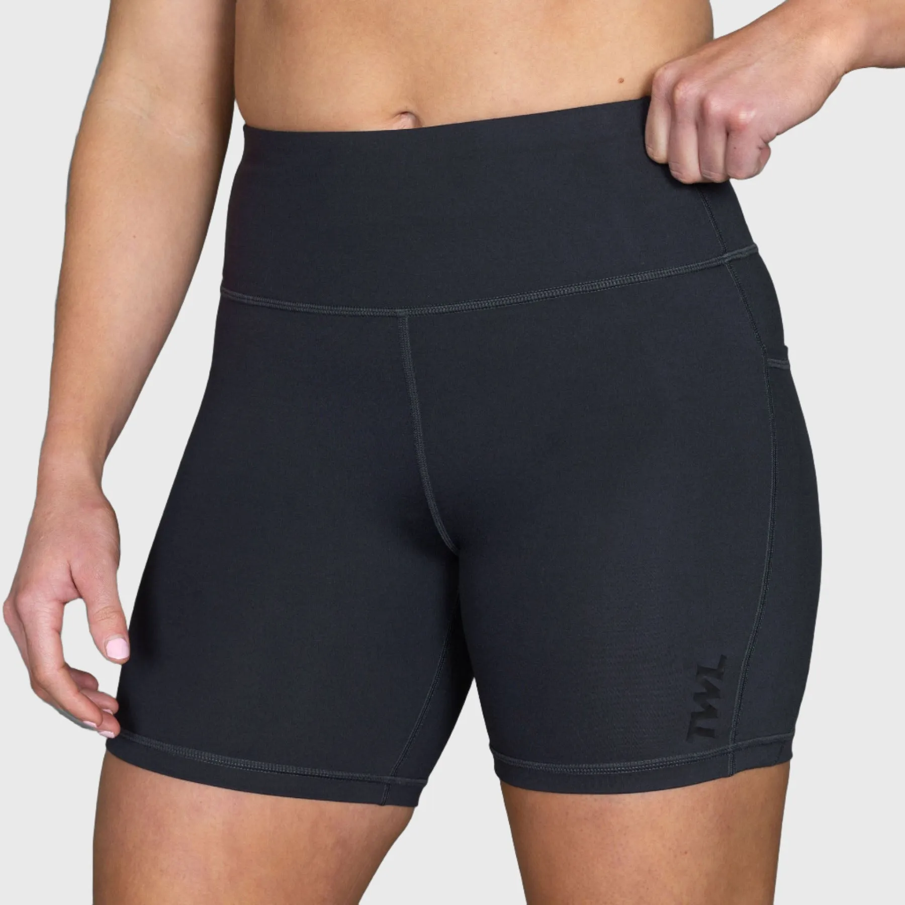 TWL - WOMEN'S ENERGY SHORTS MID LENGTH - PHANTOM