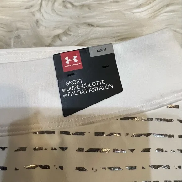 Under Armour NWT 1344209 White &amp; Silver Metallic Links Printed Skort Medium