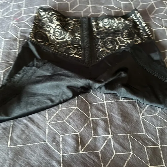 Vedette 507 Dana High Waist Mid Thigh Panty Enhancer W Front Closure Blk Size 36