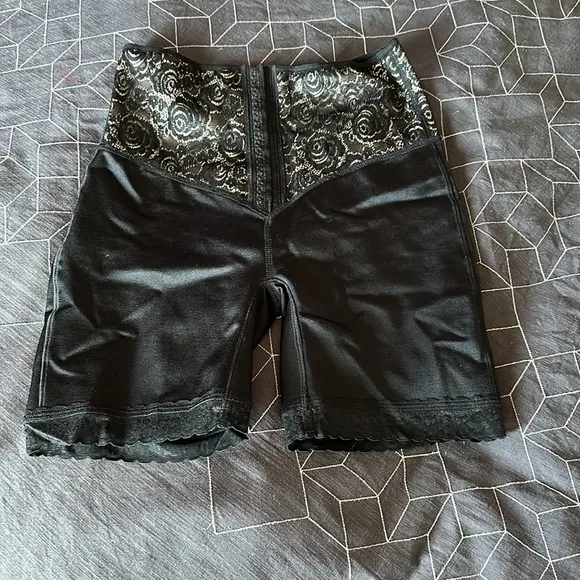 Vedette 507 Dana High Waist Mid Thigh Panty Enhancer W Front Closure Blk Size 36