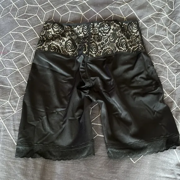 Vedette 507 Dana High Waist Mid Thigh Panty Enhancer W Front Closure Blk Size 36