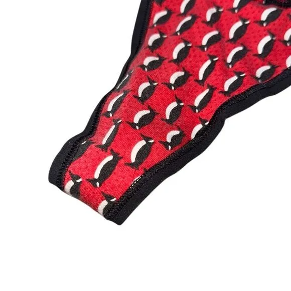 Victoria’s Secret  2014 thong penguin black and red lace Low rise sz M