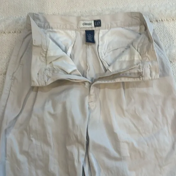 Vintage classic gap high waisted khaki pants 100% cotton pleated women’s size 4