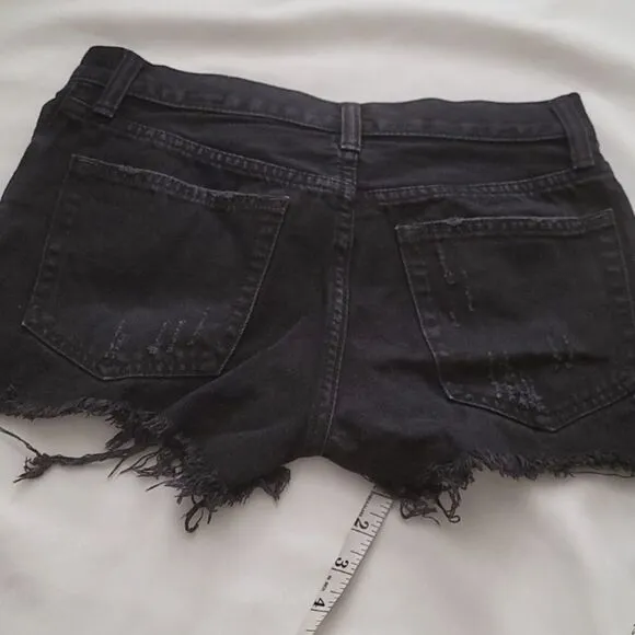 We the free black distressed shorts size 25