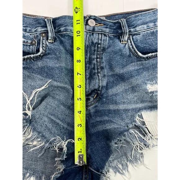 We The Free People Womens Frayed Fringe Button Fly Blue Jean Shorts Size 30