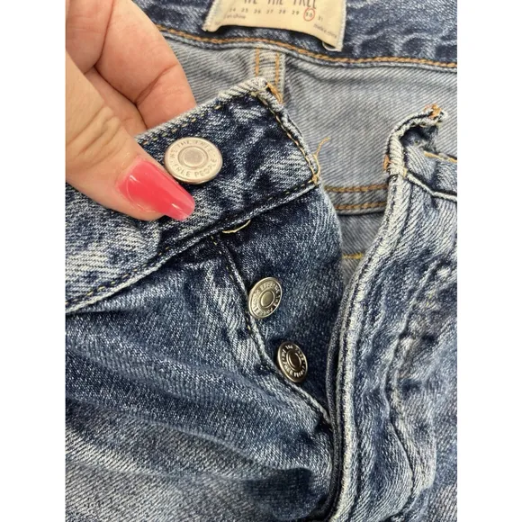We The Free People Womens Frayed Fringe Button Fly Blue Jean Shorts Size 30