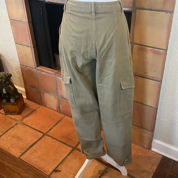 Wilfred Free Olive Green Modern High Rise Cargo Pants, size 8