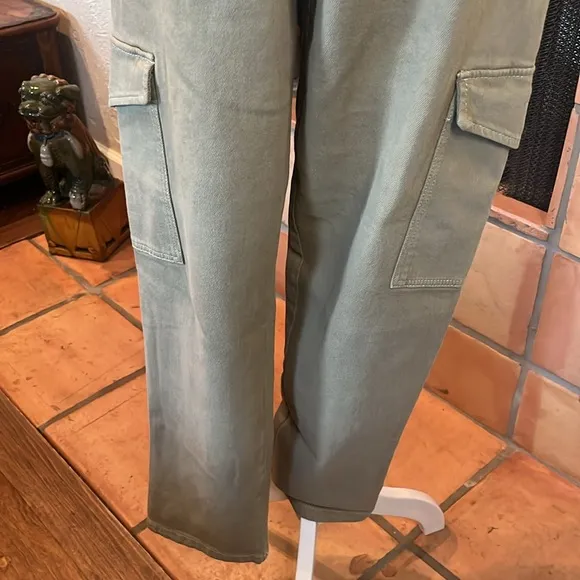Wilfred Free Olive Green Modern High Rise Cargo Pants, size 8