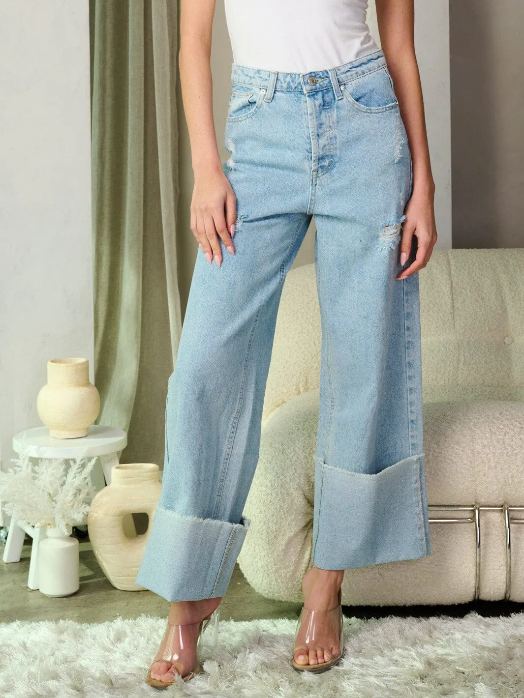 WOMEN'S BUTTON CLOSURE DISTRESS DENIM PANTS