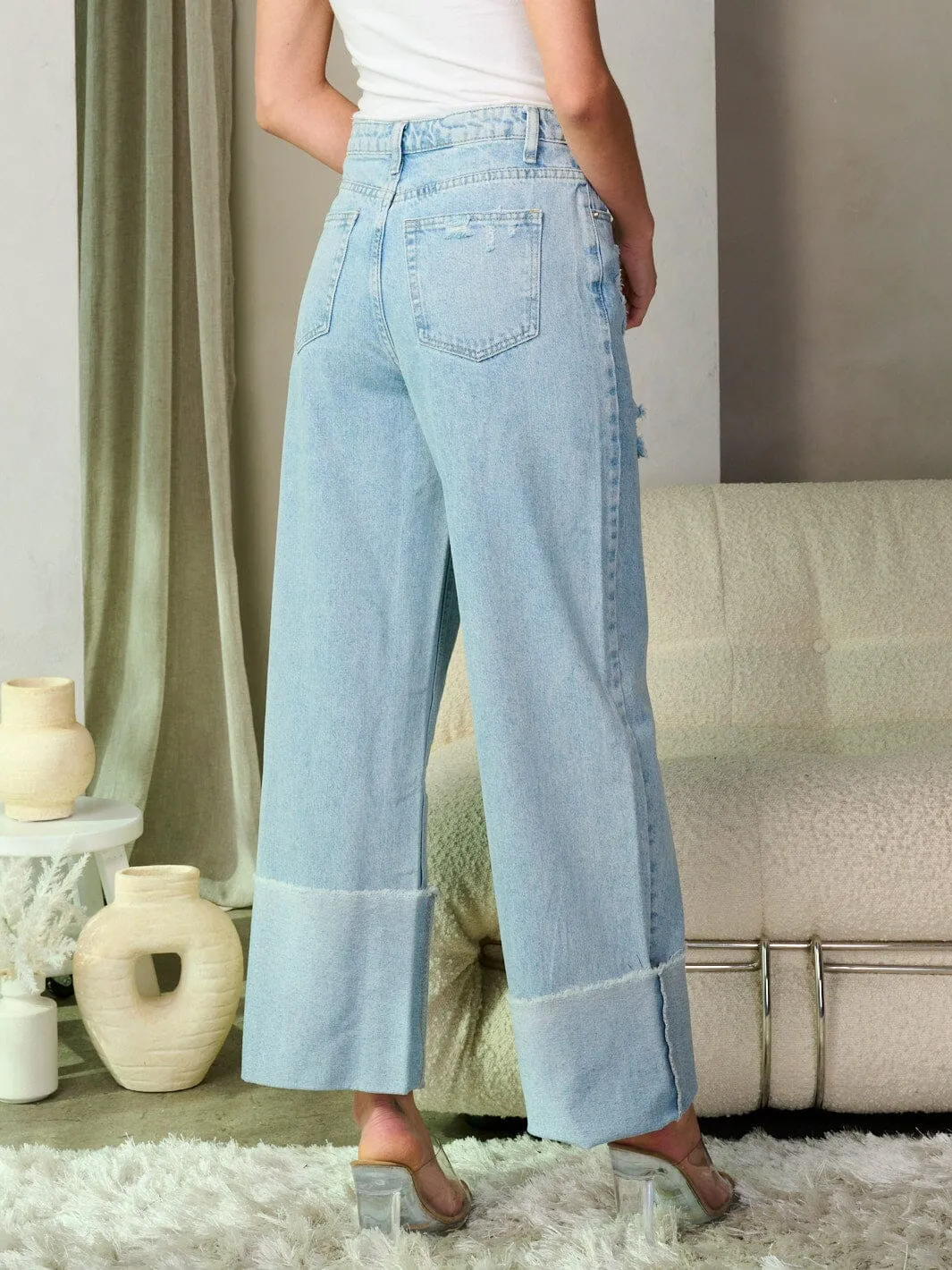 WOMEN'S BUTTON CLOSURE DISTRESS DENIM PANTS