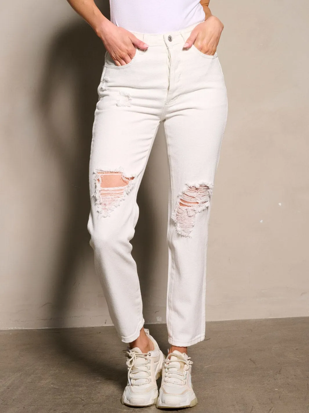 WOMEN'S BUTTON CLOSURE DISTRESS DENIM PANTS