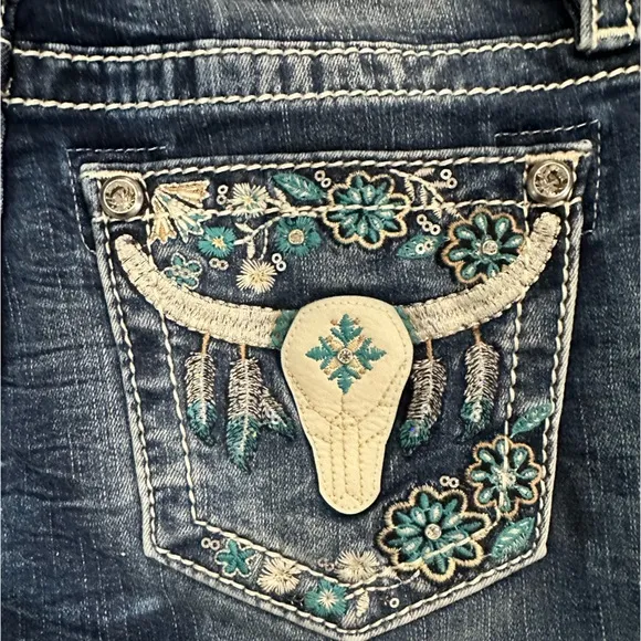 Women’s Miss Me Mid-Rise Dark Blue Denim Shorts, Size 27. NEW!