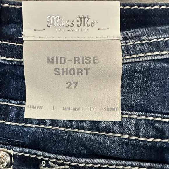 Women’s Miss Me Mid-Rise Dark Blue Denim Shorts, Size 27. NEW!