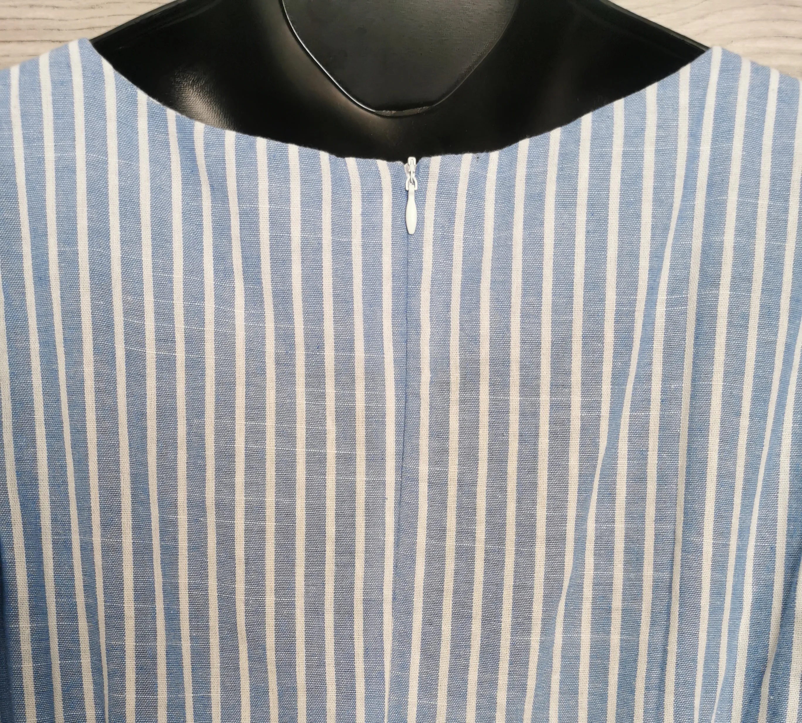 WOMENS SIZE XL - PAPILLON, Blue & White Apron Dress NWT B53