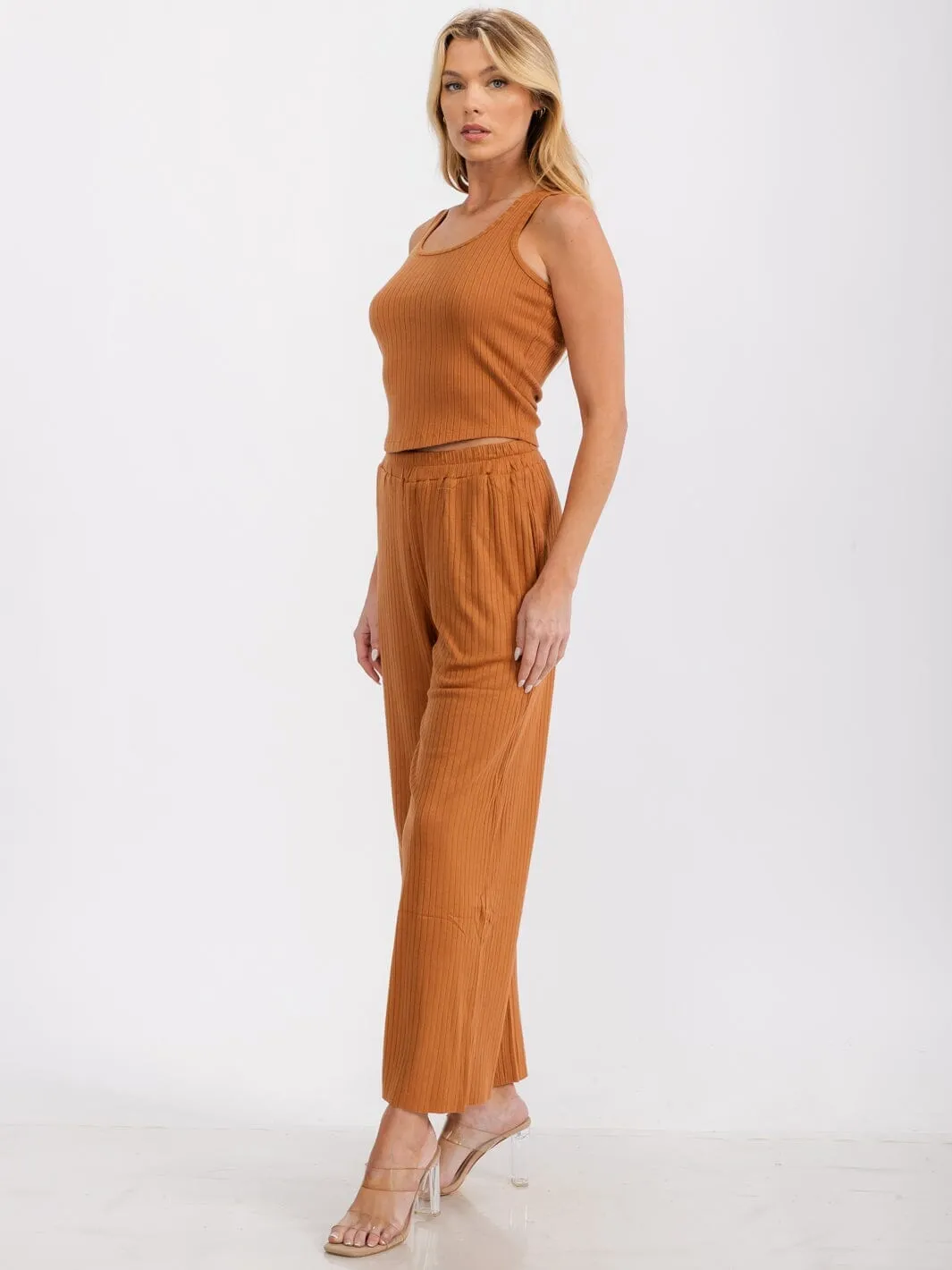 WOMEN'S SLEEVELESS RIBBED TANK TOP