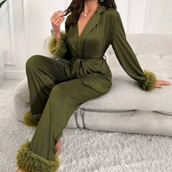 Women's Solid Color Contrast Mesh Sleeve Cuffed Top And Pants Pajama Set