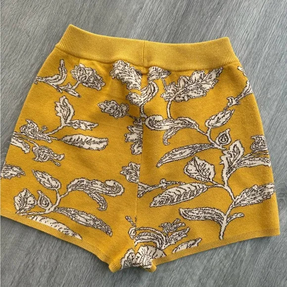Worn once! House of Harlow x revolve prue shorts in marigold ✨