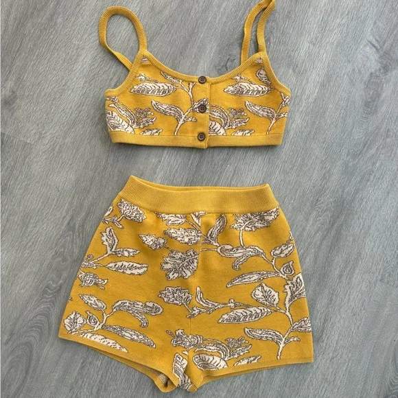 Worn once! House of Harlow x revolve prue shorts in marigold ✨