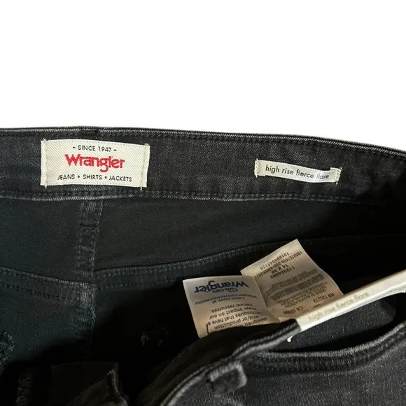 Wrangler Women's High Waisted Fierce Flare Jean Black Charcoal Gray Size 14 x 30